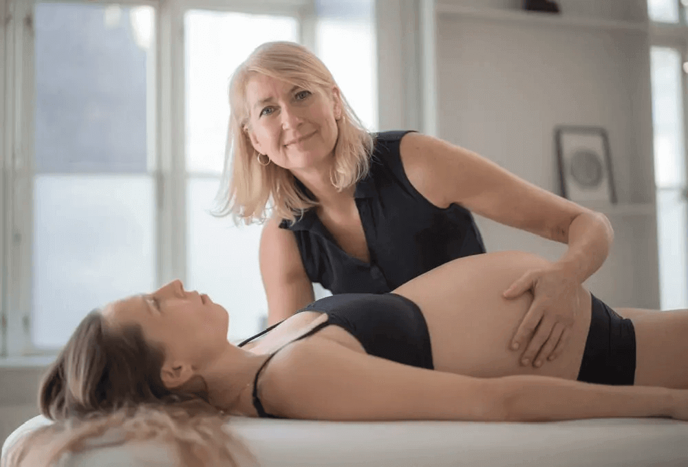 gravidmassage behandling af gravid kvinde